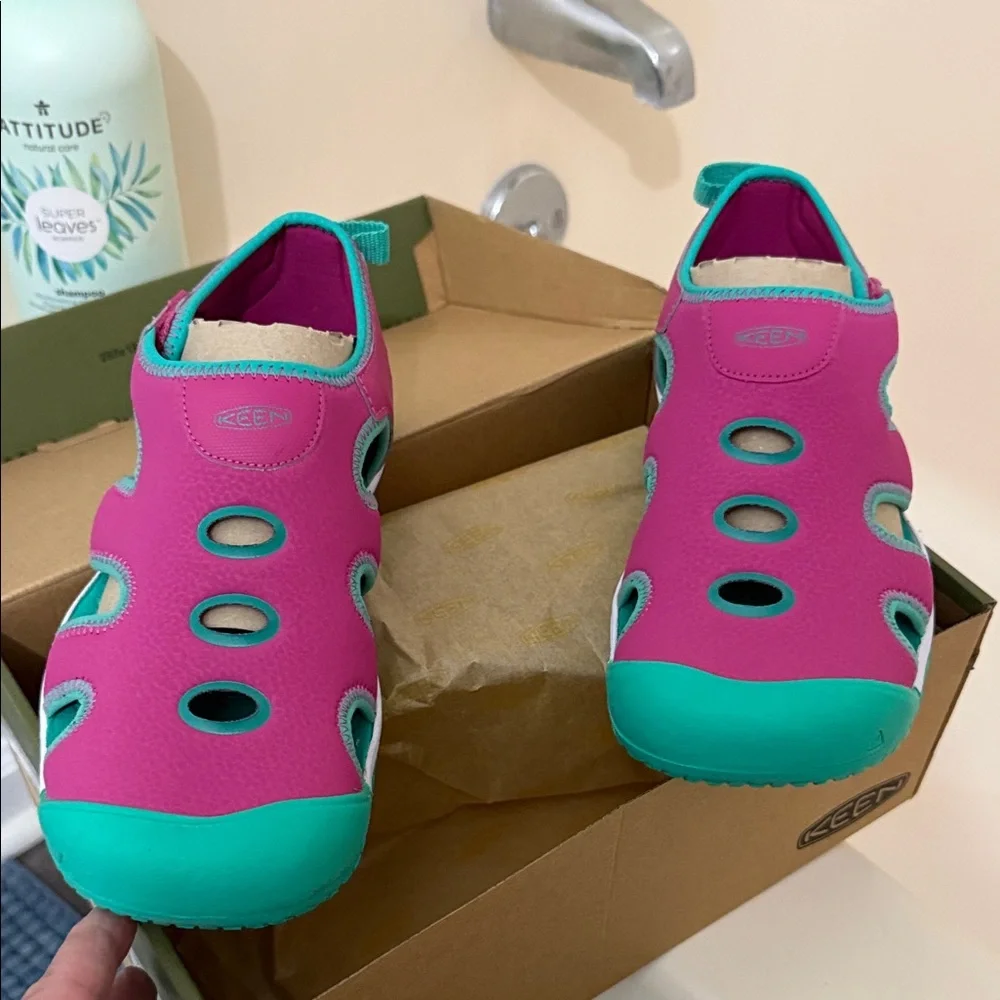 Keen Kids Magenta and Turquoise Water Shoes